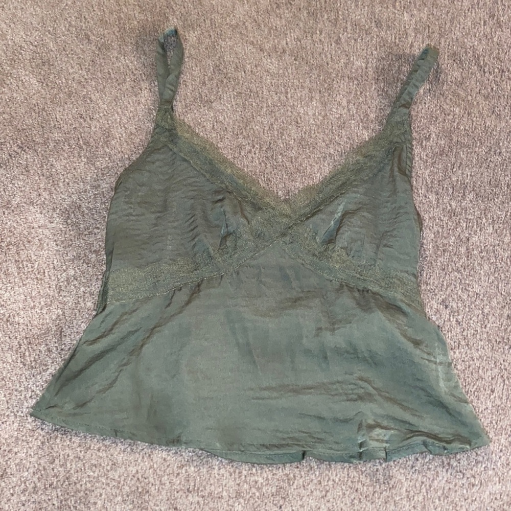 4/$10✨blouse tank top with lace